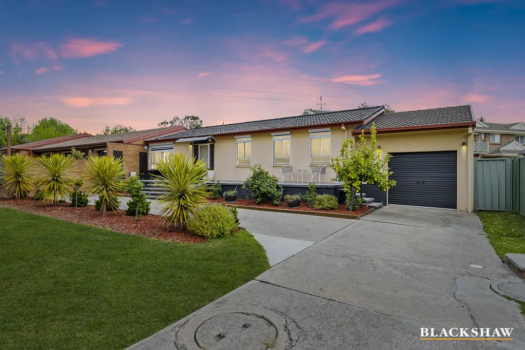 2/11 Yarrow Street, Queanbeyan East, NSW 2620