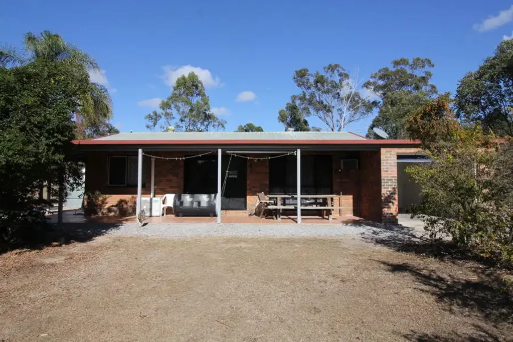 Rodds Bay COUNTRY SPACE... COASTAL LIFESTYLE