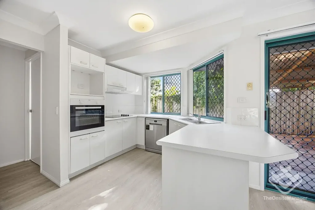 Ashmore 3ਬੈੱਡਰੂਮ 3-Bed, 2-Bath in Gated Benowa Lodge � Low Fees, High Yield
