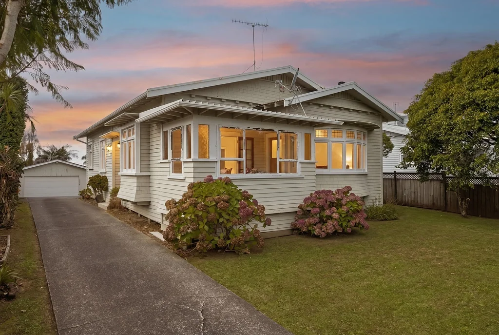 Ellerslie 4બેડરૂમ Character Home on 868sqm