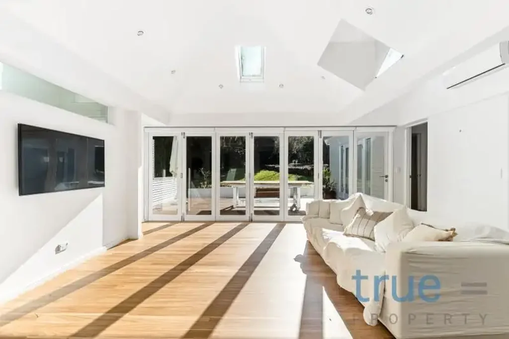 THE IDEAL FAMILY HOME PROVIDING PERFECT LOCATION, CHARM AND COMFORT