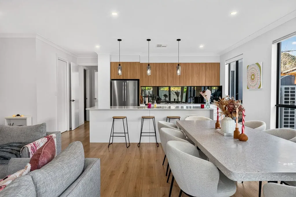 Ashford 4 Slaapkamer Elegant Family Living Moments from the CBD.