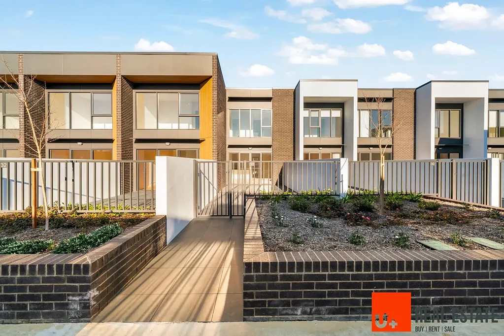 Brand New Townhouse with Exceptional Indoor-Outdoor Living
