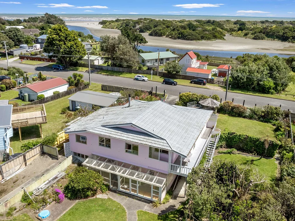 Waikawa Beach 4房  Coastal Space, Flexibility & Lifestyle