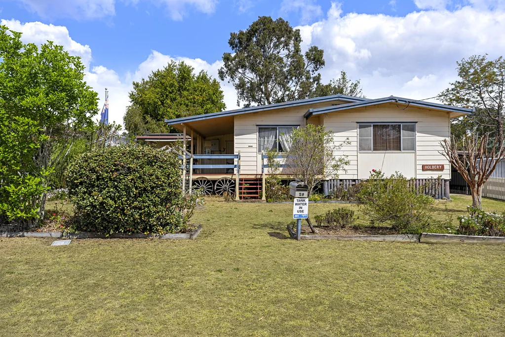 Crows Nest 4房 多功能家庭生活，带大型棚屋和充足停车位 Versatile Family Living with Huge Shed & Ample Car Accommodation