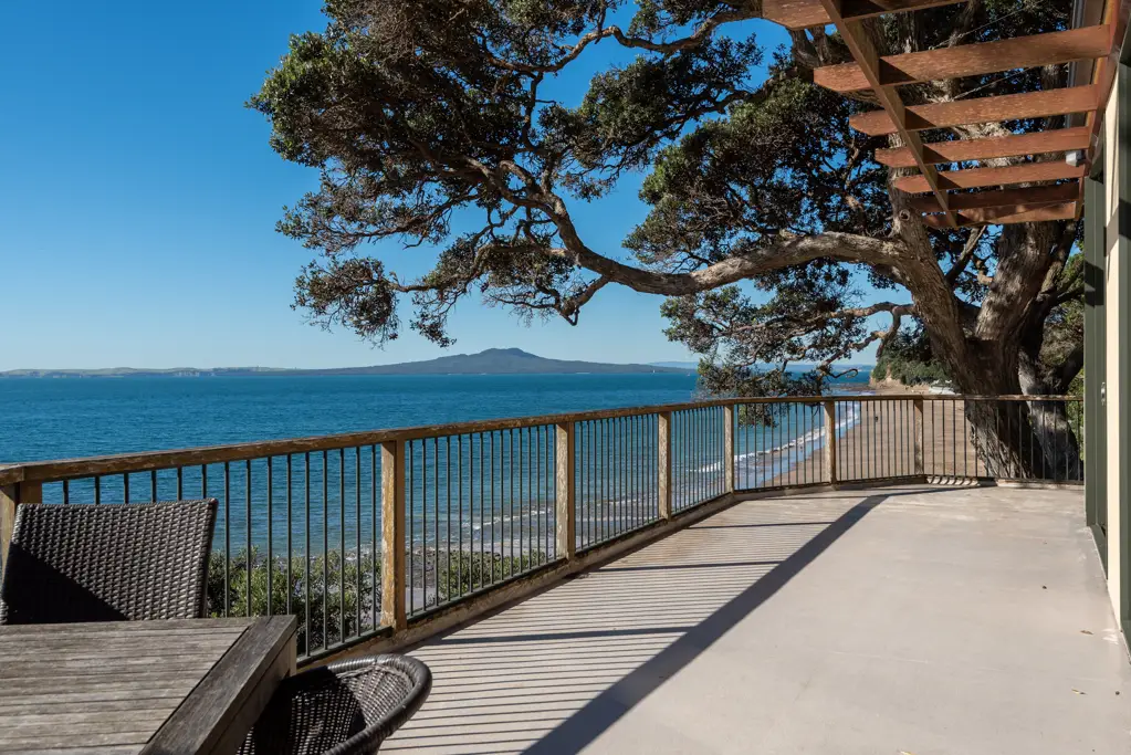 Campbells Bay 5ਬੈੱਡਰੂਮ Prime Beachfront Redevelopment Opportunity