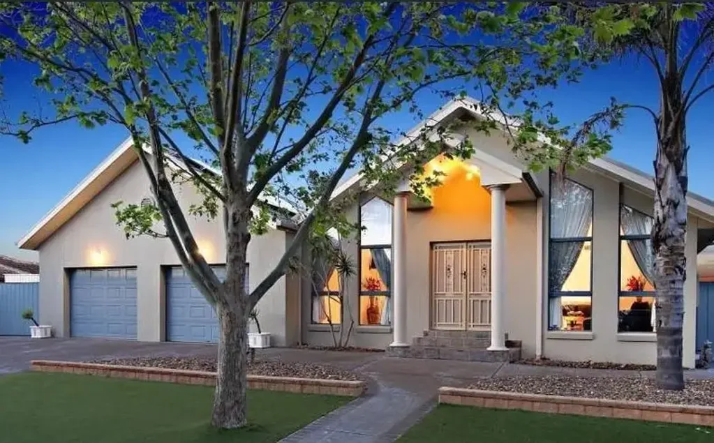 PROPERTY,  UNDER APPLICATION  -  Perfect Family Home!