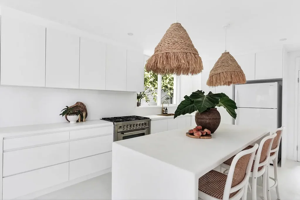 Caringbah South 3房 地中海风格设计 微水泥饰面 北向露台庭院 景观花园 家庭办公室 精心设计厨房 ILVE烤箱 步行至车站 咖啡馆云集 Mediterranean Inspired Single Level living