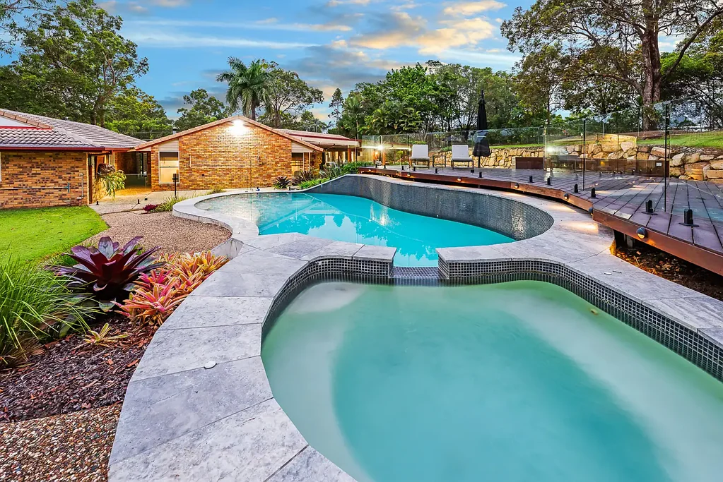 Molendinar 5 Bedroom Expansive Family Living with Room to Grow or Earn