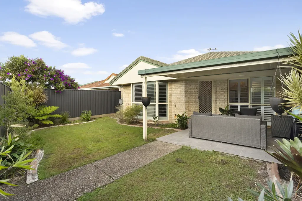 Banora Point 3部屋 RENOVATED SINGLE LEVEL HOME BASKING IN NORTHERN SUNLIGHT