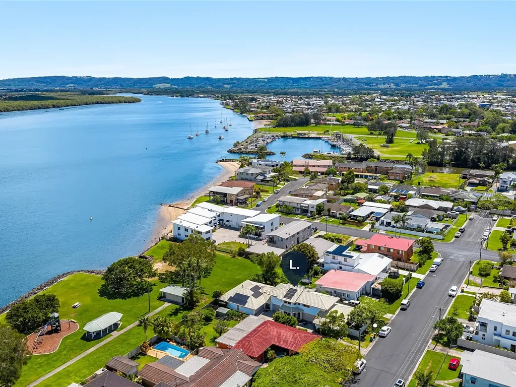 Ballina 3chambre Stylish Coastal Townhouse with River Access