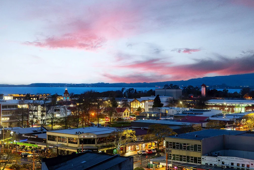 Rotorua Central 2ਬੈੱਡਰੂਮ Sunsets & Cityscapes In The CBD
