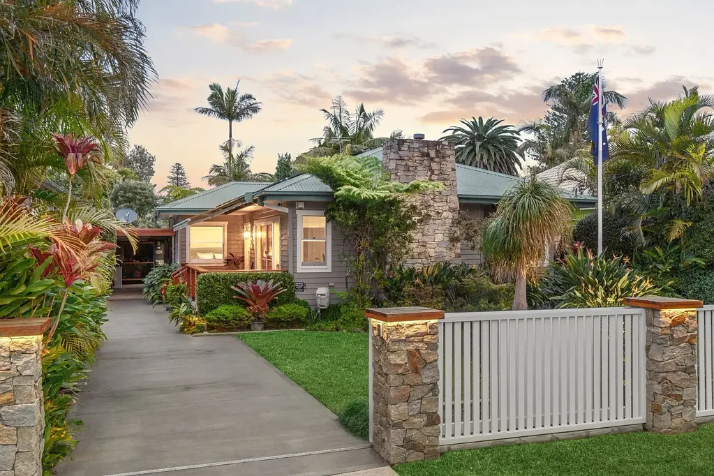 Mona Vale 4 Bedroom Beachside Oasis In Mona Vale Basin