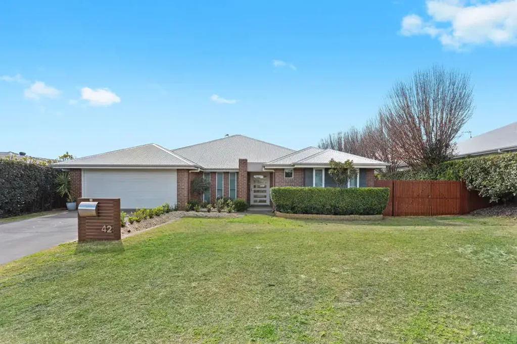 Modern, Feature-Packed 4-Bedroom Family Home with Large Shed!