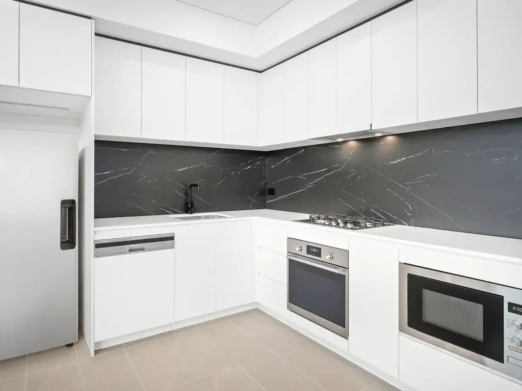 Modern 1‑Bedroom Apartment with Parking & Storage