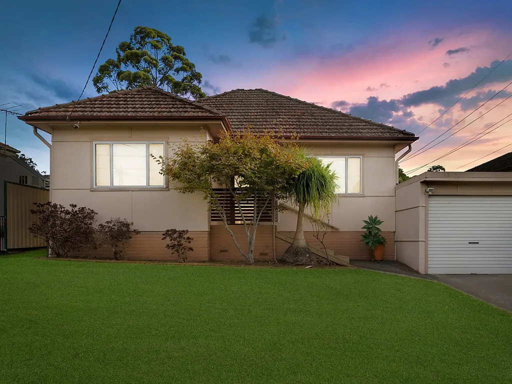 Bankstown 5બેડરૂમ House and Granny Flat in the heart of Bankstown