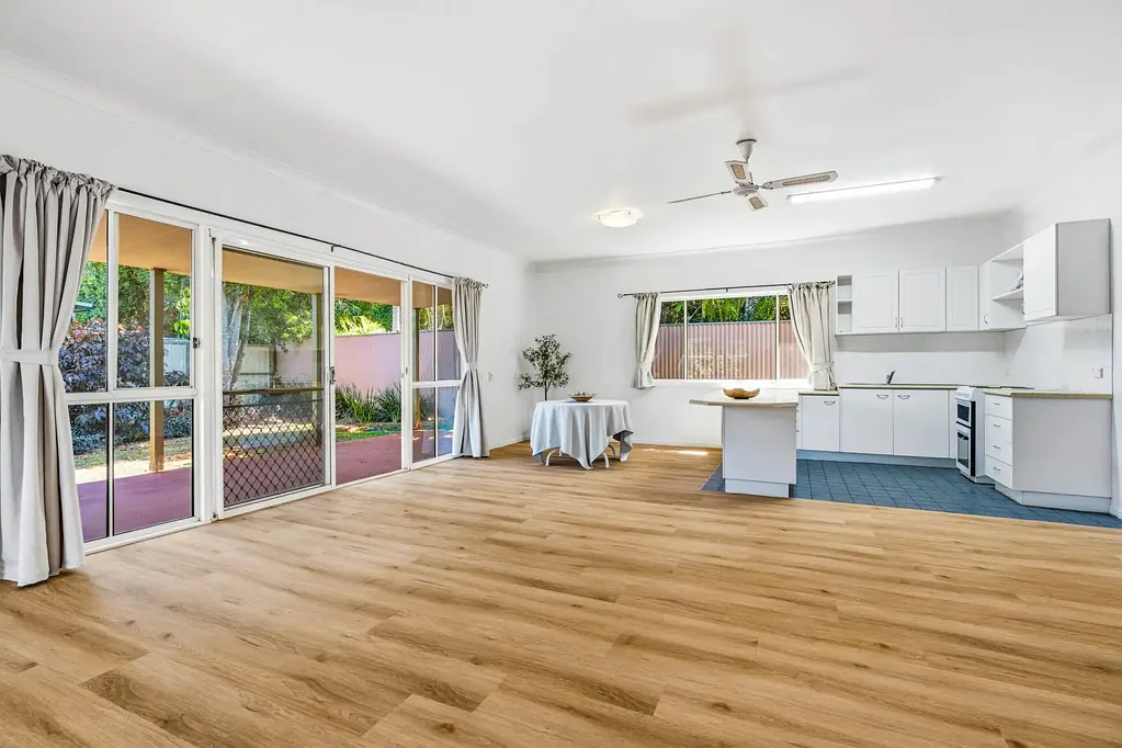 Karragarra Island 3ਬੈੱਡਰੂਮ $649,950 - Spacious Beach House, Open Design, Superb Location
