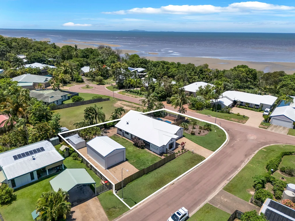 3 Lasindra Court, Bushland Beach, QLD 4818