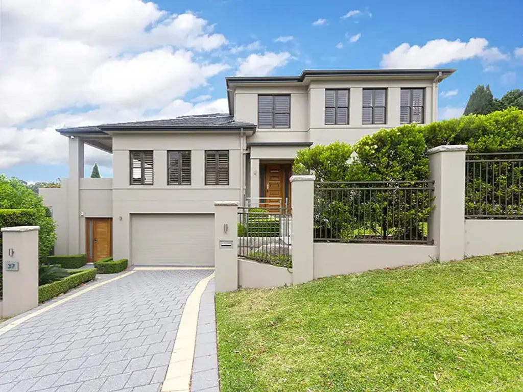 Grand Family Home I Pool & Garden Maintenance Included