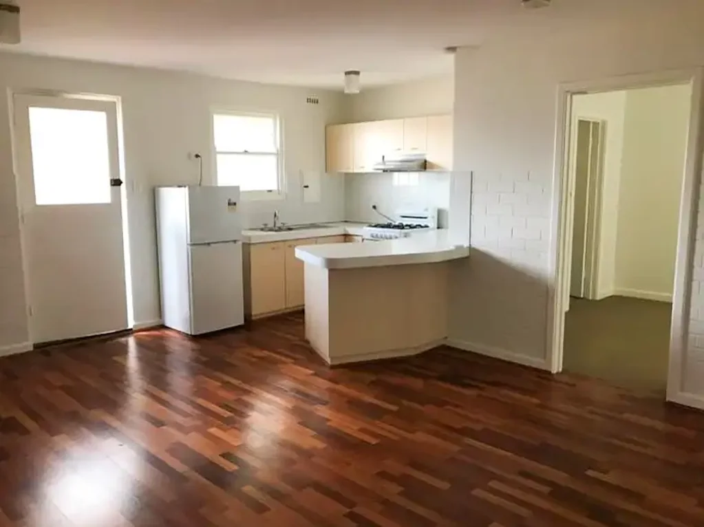 GREAT 1X1 HOME (PLUS STUDY) 250m FROM UWA!