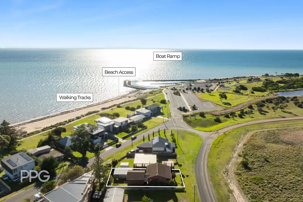 Portarlington 5Kwarto Seaside Serenity with Front Row Bay Views