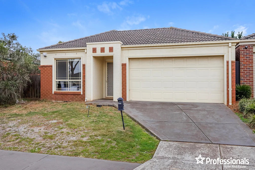 27 Kayla Way, Kurunjang, VIC 3337