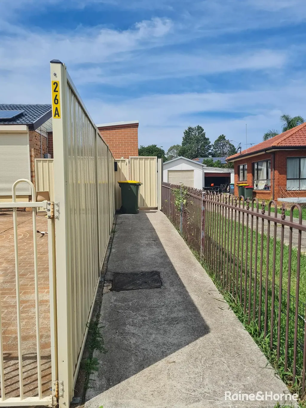 TWO BEDROOM GRANNY FLAT FOR LEASE IN MINTO!