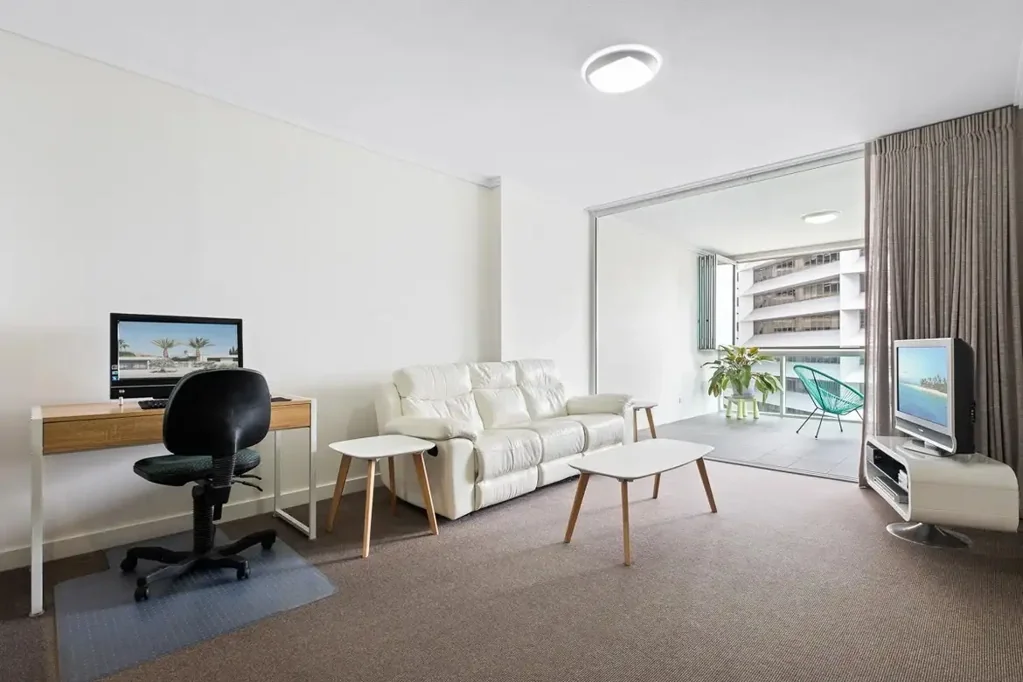 Brisbane City 1房  Modern City Living with an Expansive Alfresco Balcony
