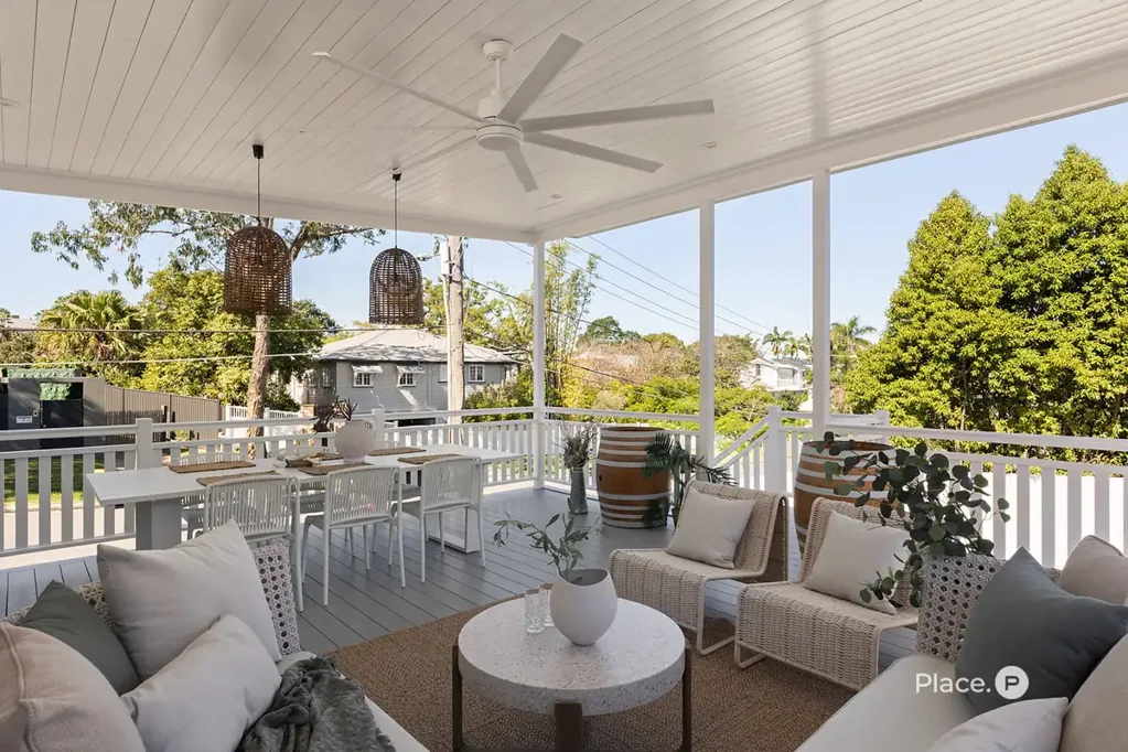 Norman Park 4ห้องนอน Charming Renovated Queenslander With Dual-Living Lower Level