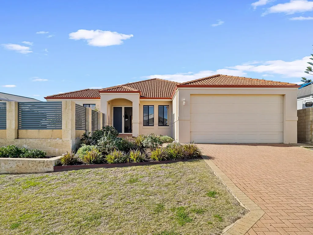 Wannanup 4ਬੈੱਡਰੂਮ Spacious, light filled coastal living.