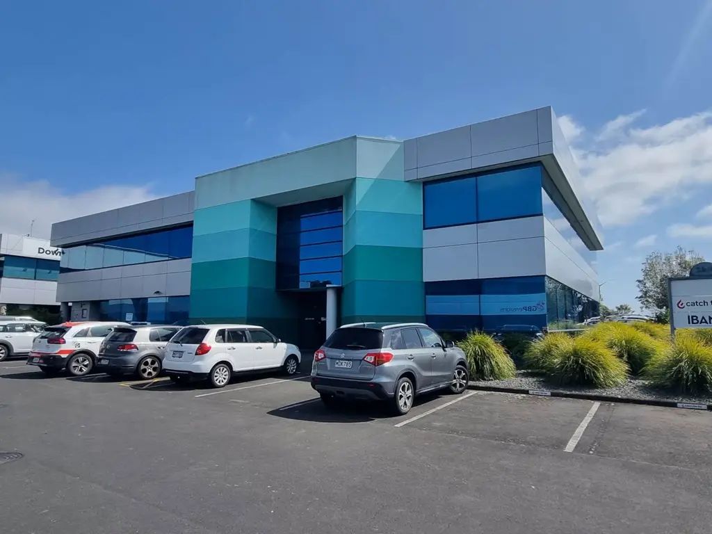 Rosedale  290M² OFFICE WITH 11 CAR PARKS