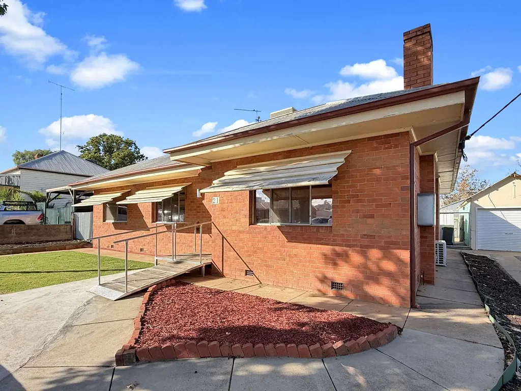 Narrandera 3房  SOLID BRICK HOME IN CENTRAL NARRANDERA – GREAT OPPORTUNITY