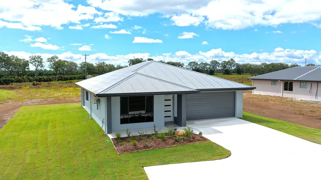 Mareeba 4 Slaapkamer COMING SOON - BRAND NEW HOME ON AN ACRE IN RAYFIELD!