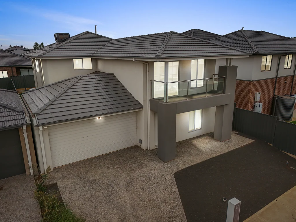 Rockbank 4 Bedroom Modern, Spacious, and Perfect for Family Living!"