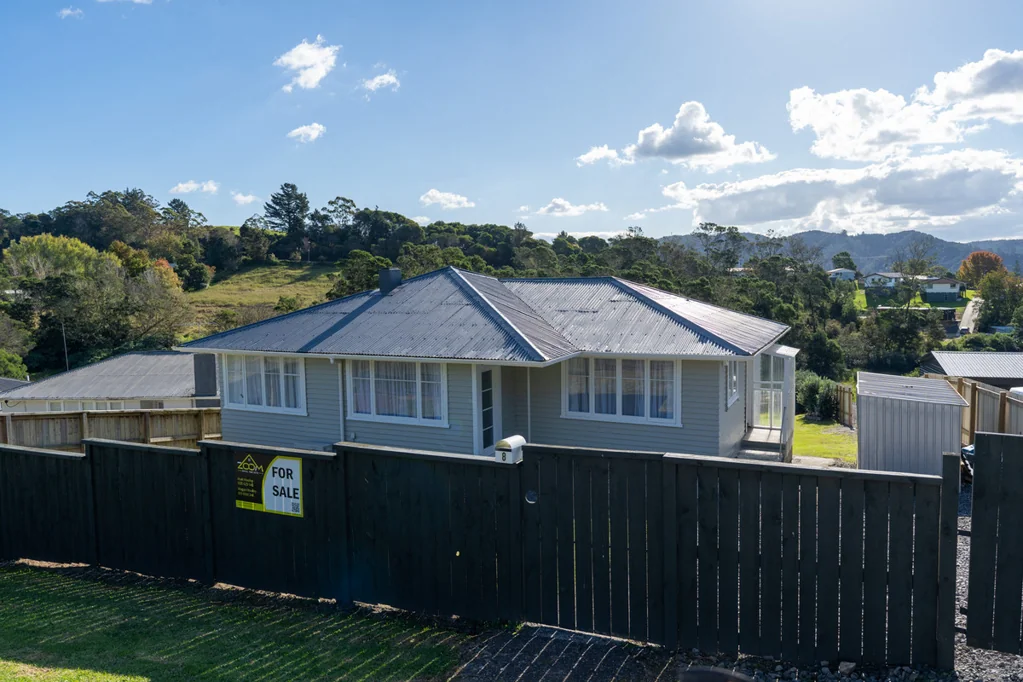 Kawakawa 3침실 Solid Family Home on a Super-Sized Section