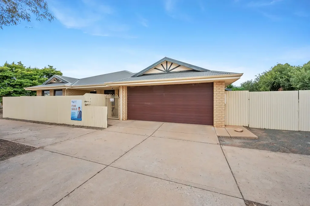 Boulder 4房  Low Maintenance, 2012 Built, Brick 4x2 Home - With An Existing Lease at $800pw!!