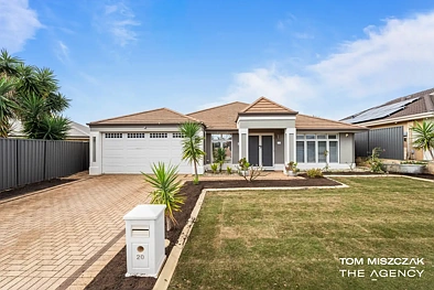 Aveley 4બેડરૂમ Full Sized Family Living in the Heart of Aveley﻿
