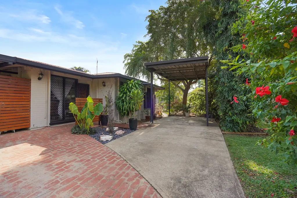 Millner 3房  Beautifully renovated and ready to entertain!
