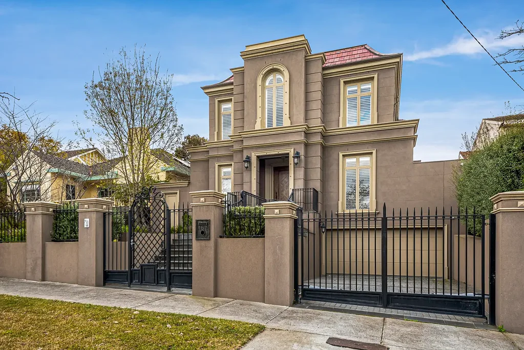 Designed by award-winning architect Phillip Mannerheim Living Near Parklands & Golf Course