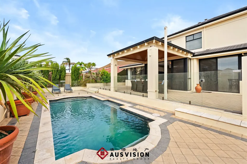 Under Application,  Luxurious Ocean View 5-Bedroomx 3-Bath Fully Furnished in Iluka