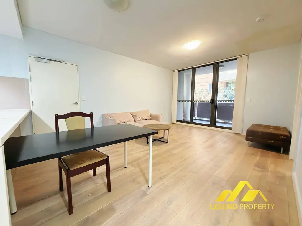 Modern One-Bedroom Dual-Key Apartment in Heart of Hornsby For lease