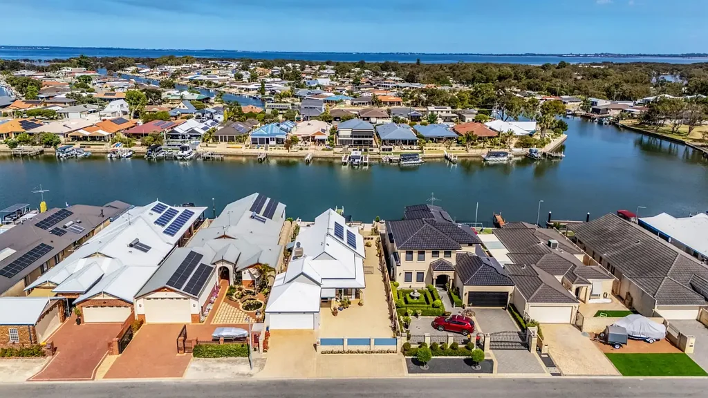 16 Murray Waters Boulevard, South Yunderup, WA 6208