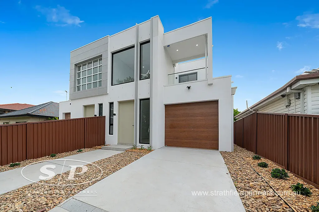 BRAND NEW DUPLEX IN PRIME LOCATION