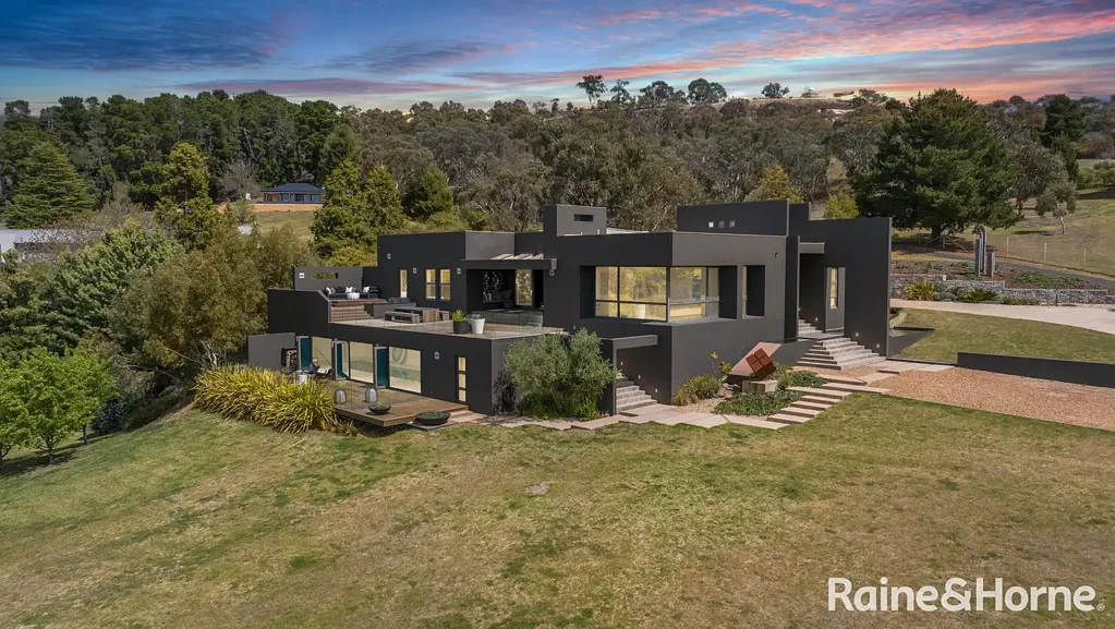 457 Conrod Straight, Mount Panorama, NSW 2795