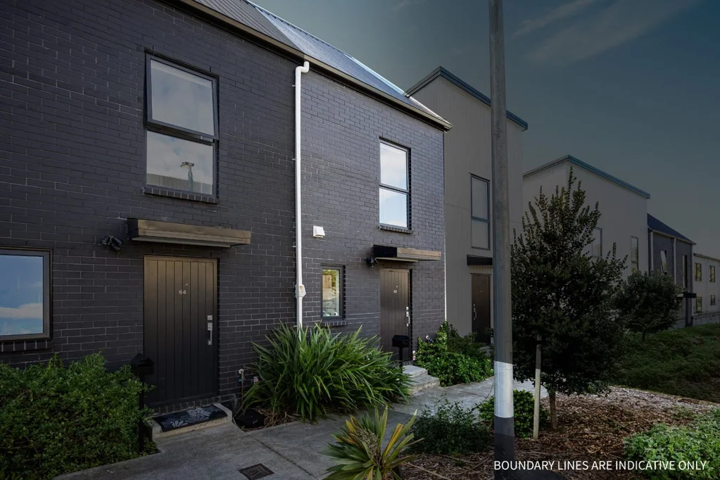 3 bedrooms, 3 Bathroom Town House - $650.00 Per week