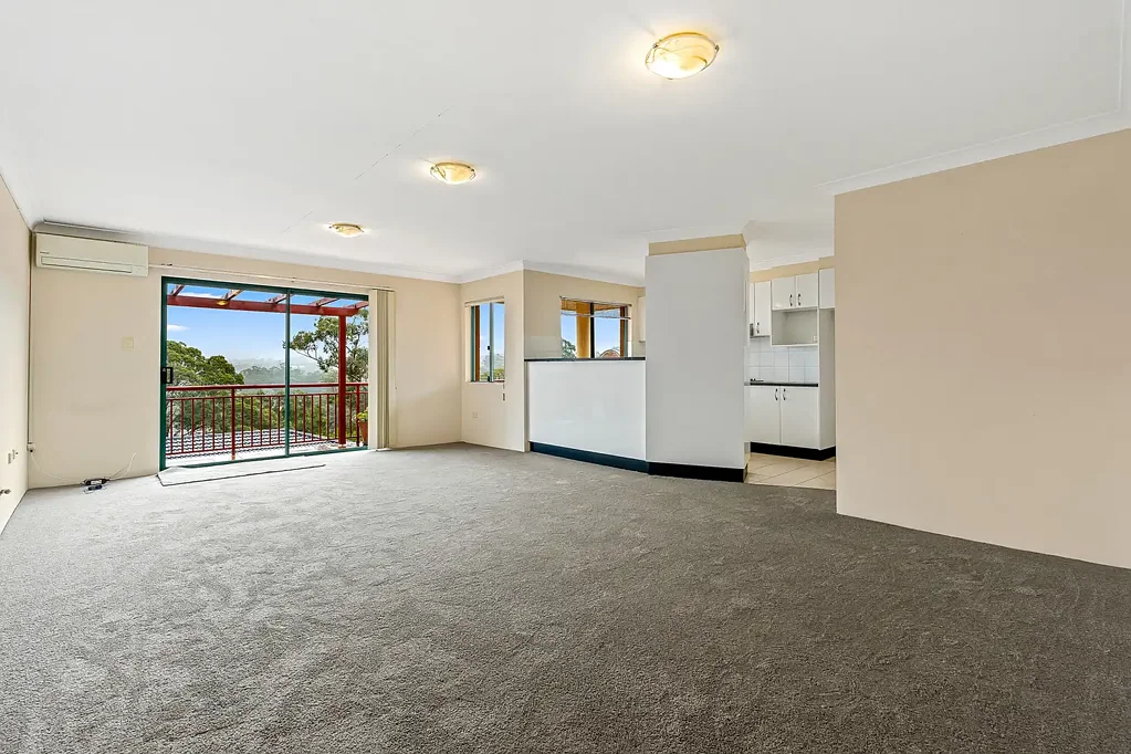 Very spacious Unit with Brand new carpet