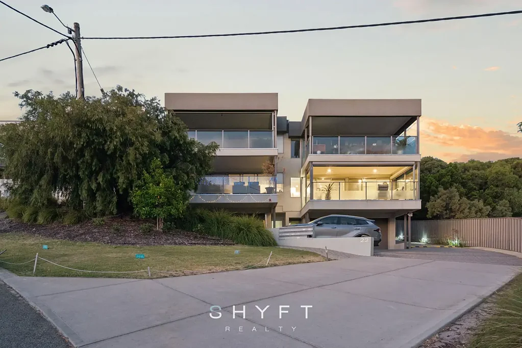 2/22 May Street, Scarborough, WA 6019