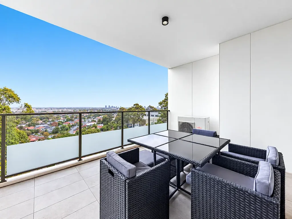 DESIGNER 3 BEDROOM APARTMENT WITH PRIVATE LEAFY OUTLOOK