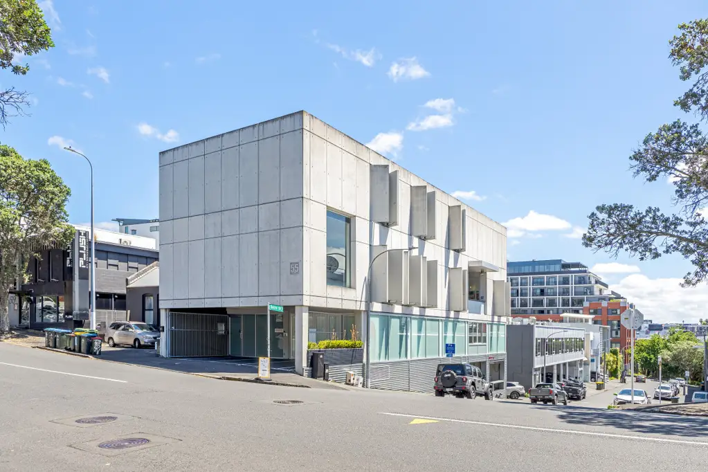 Eden Terrace 4 Bedroom Architectural Masterpiece - Live, Work, Invest