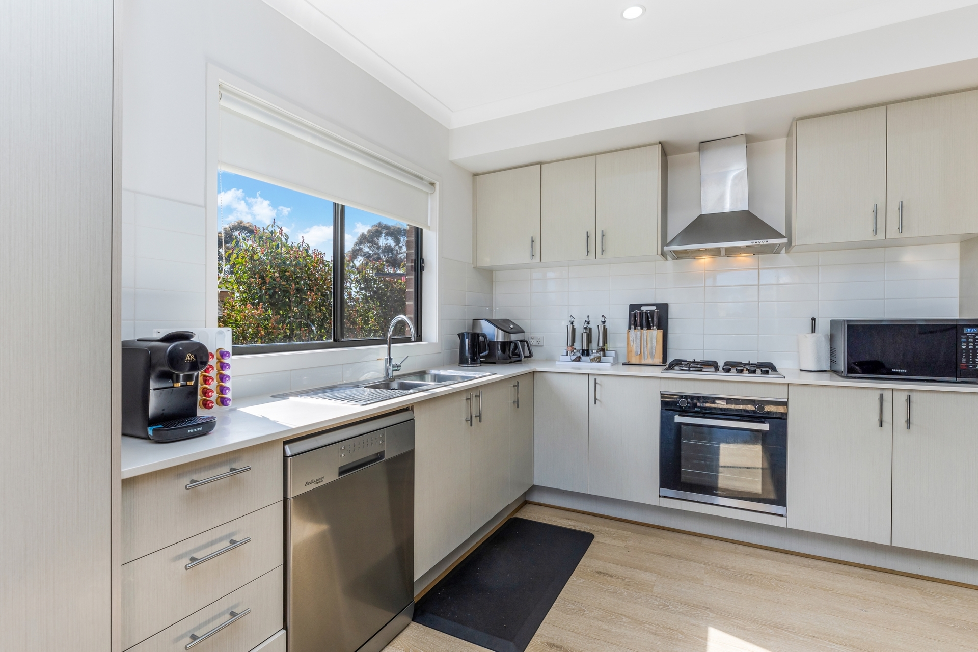 27 PALLETT ST, GOLDEN SQUARE VIC 3555, 0 habitaciones, 0 baños, Townhouse